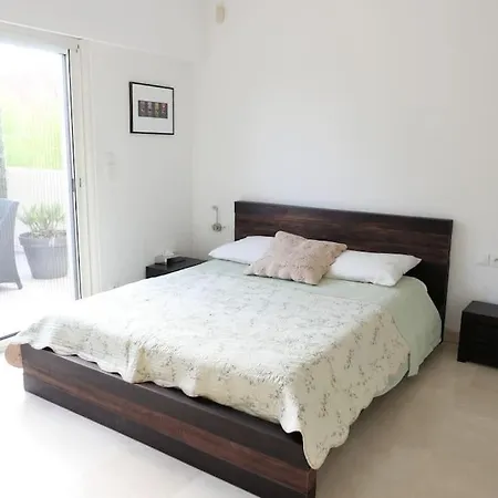 Stunning Private With Pool In Villa