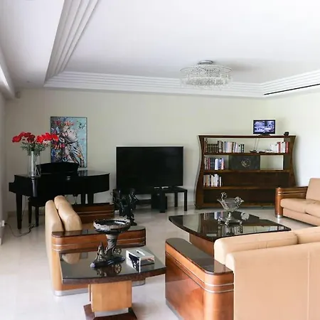 Villa Stunning Private With Pool In Antibes